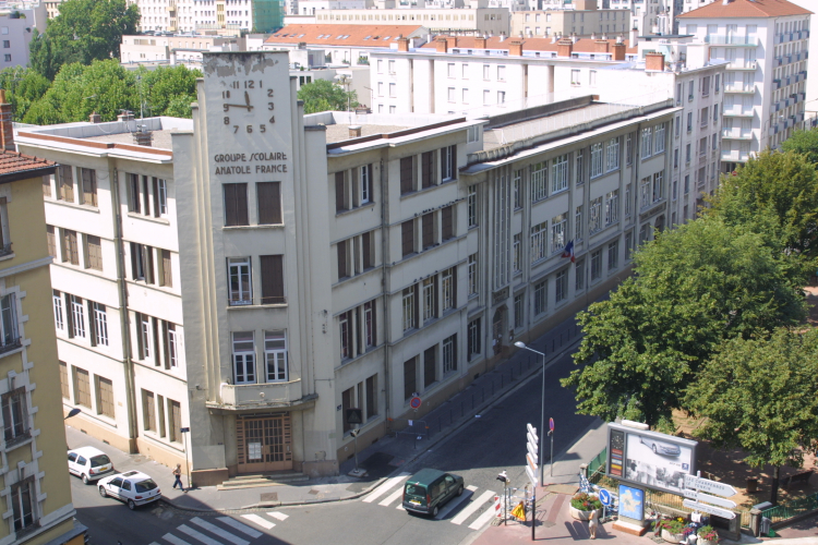 Le groupe scolaire Anatole-France de Villeurbanne ouvre le week-end pour les enfants des personnels soignants.